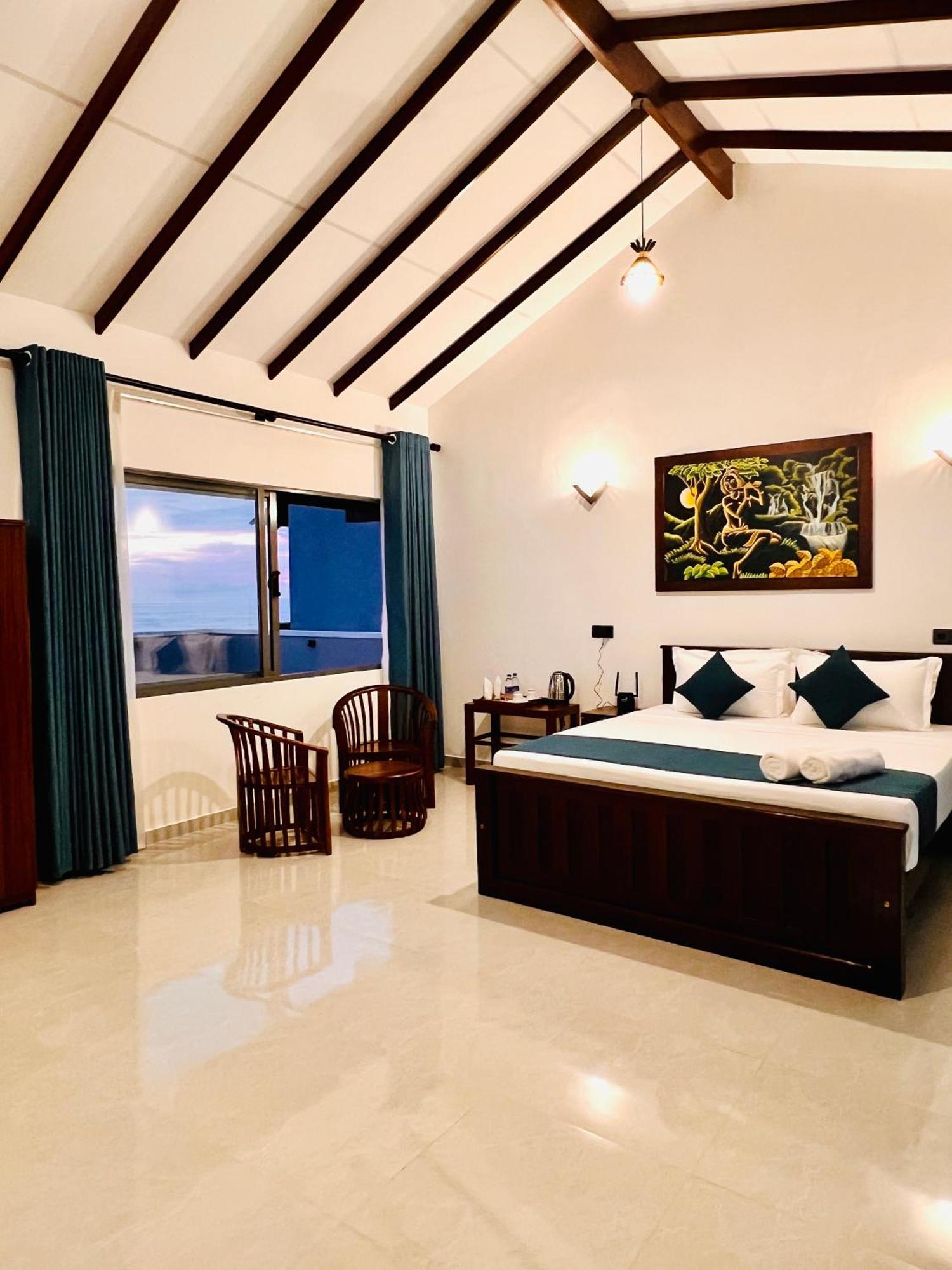 Ocean Front Villa Hikkaduwa Exterior photo