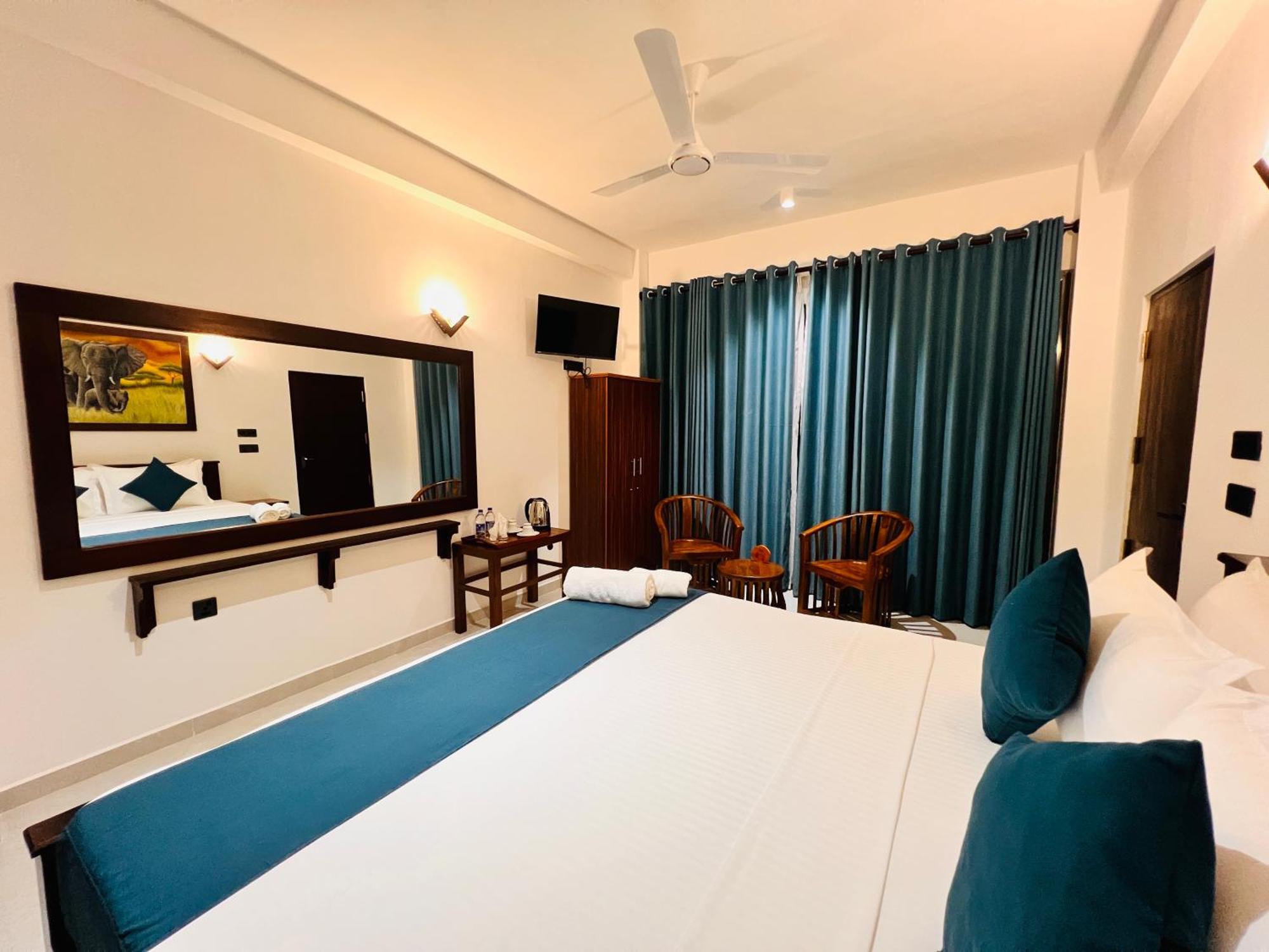 Ocean Front Villa Hikkaduwa Exterior photo