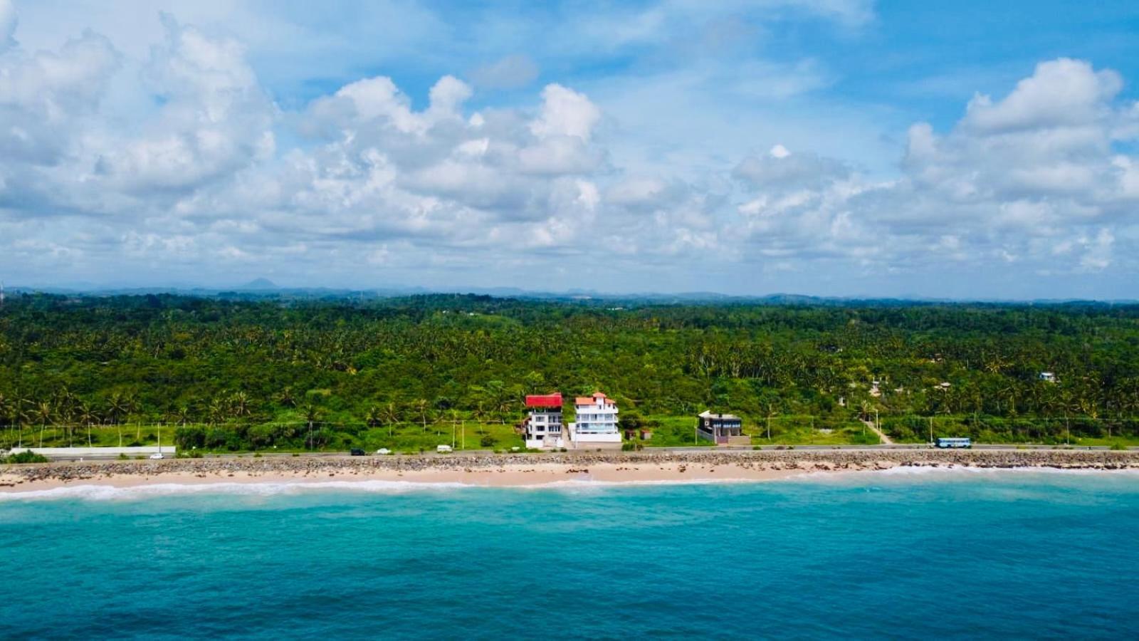 Ocean Front Villa Hikkaduwa Exterior photo